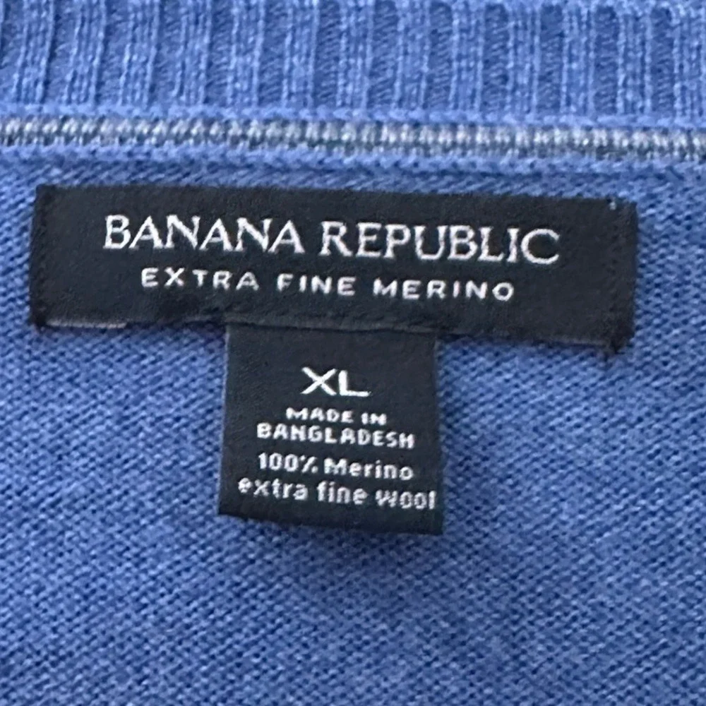 Banana Republic Sweater Men XL Blue 100%‎ Merino Wool Long Sleeve V Neck Office
